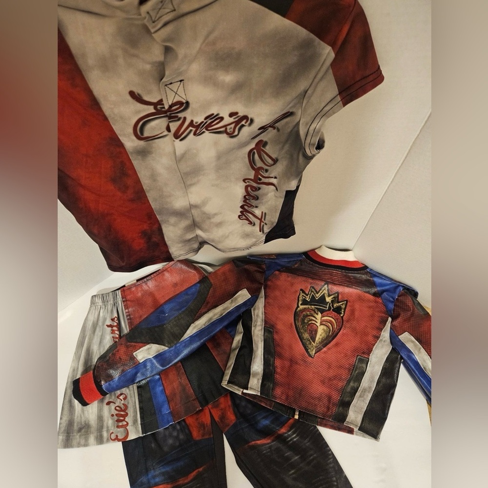 Disney Descendants Evie's 4 Hearts Halloween costume